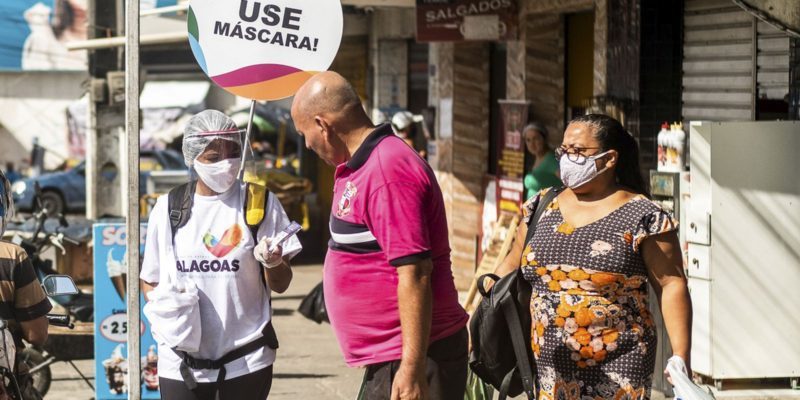 Covid-19: Brasil teve 33,9 mil novos casos e 143 mortes em 24 horas