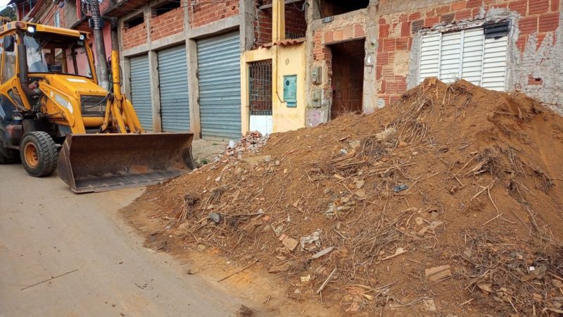 Secretaria de Infraestrutura retira mais de sete toneladas de entulho das ruas de Volta Redonda
