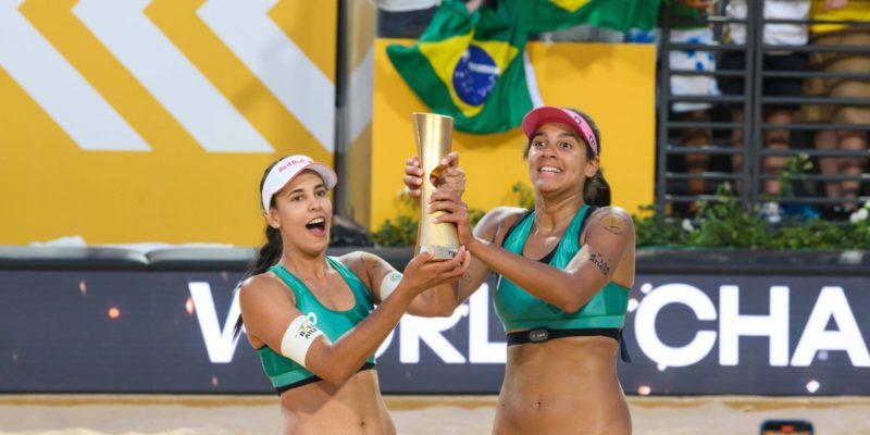 Brasil é campeão mundial de vôlei de praia com Duda e Ana Patrícia