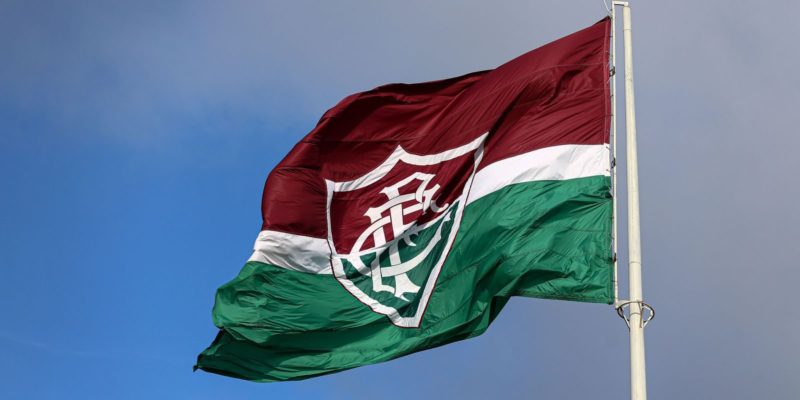 Fluminense anuncia contratação do atacante Alan