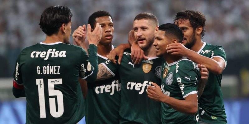 Palmeiras atropela Atlético-GO para abrir folga na liderança