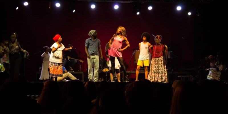 Maior território quilombola do país recebe mostra de teatro Afro Cena