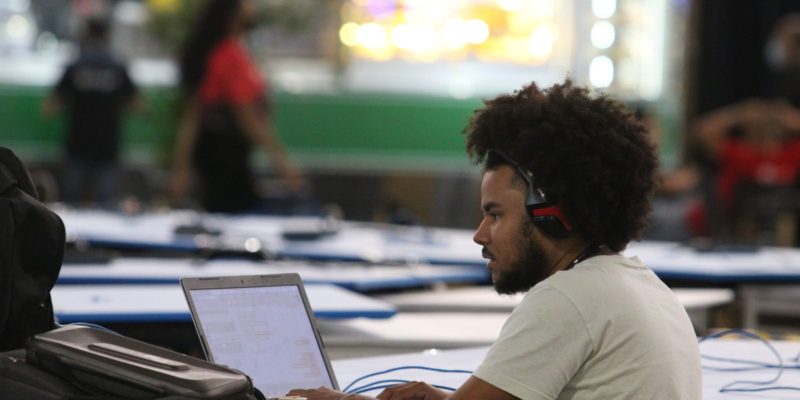 Programa vai formar jovens em tecnologia da informação no Paraná