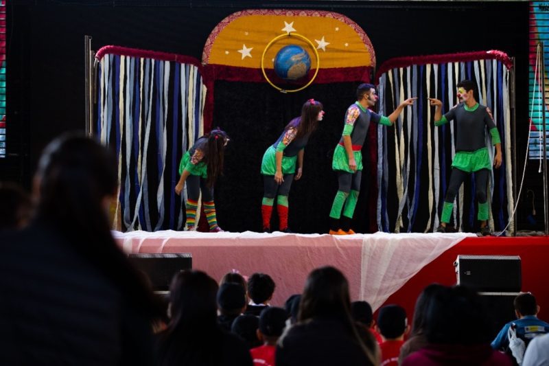 Volta Redonda recebe apresentações de circo, cinema, música e teatro na Praça Brasil