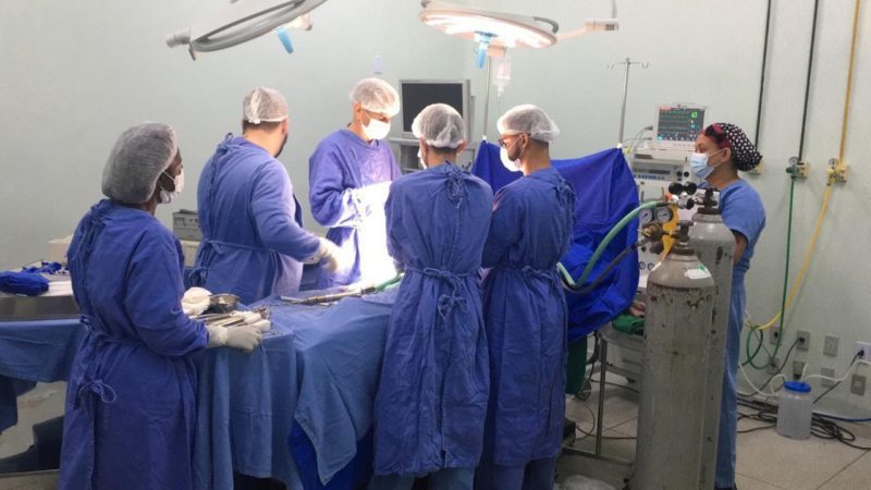 Hospital São João Batista faz mais duas artroplastias totais de joelho no feriado de Santo Antônio