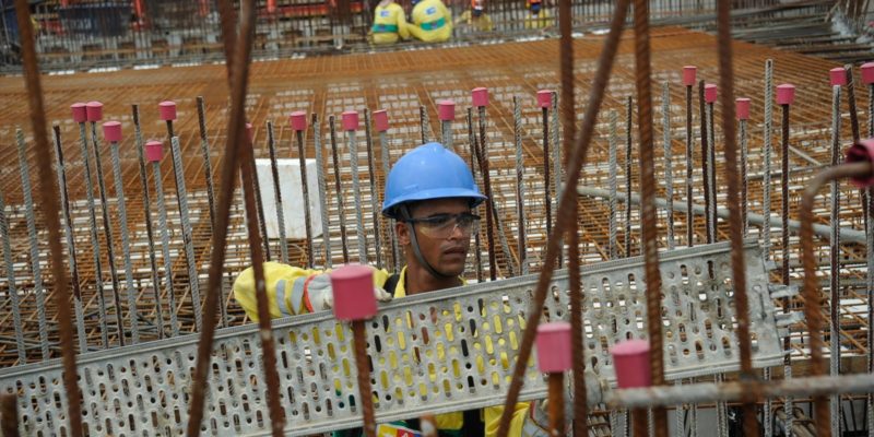 Setor da construção empregou 2 milhões de pessoas em 2020, diz IBGE
