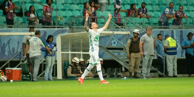 Chapecoense derrota Bahia e se afasta do Z4 da Série B