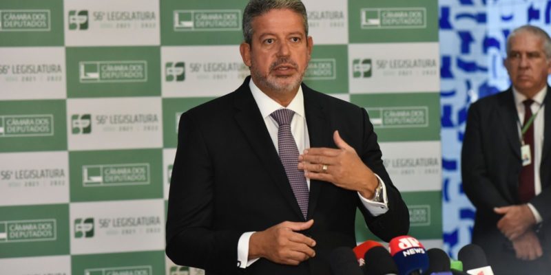 Câmara deve votar PECs para redução do preço de combustíveis até julho