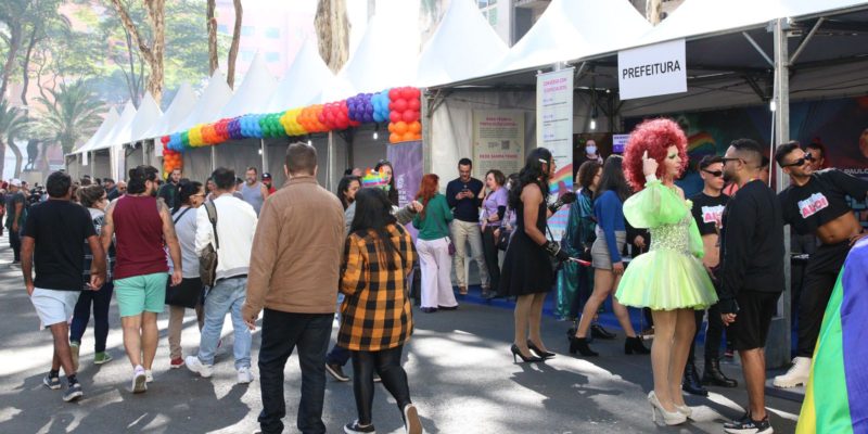 Em Feira Cultural da Diversidade, pessoas trans podem retificar nomes