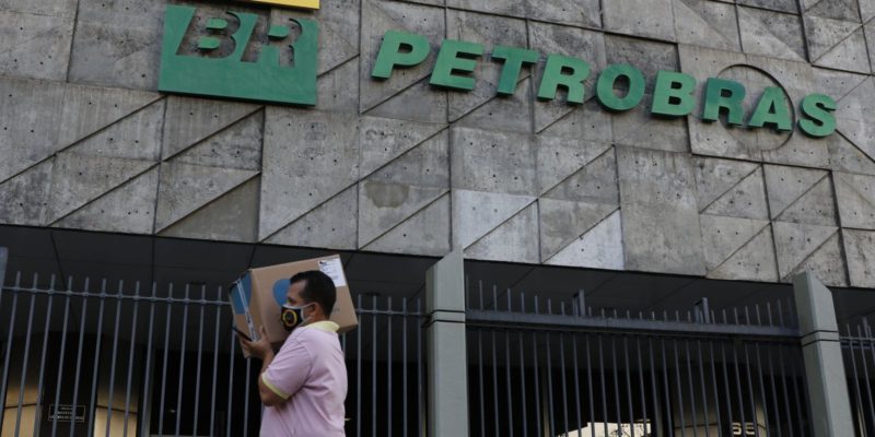 Petrobras conclui teste de produção de querosene de conteúdo renovável