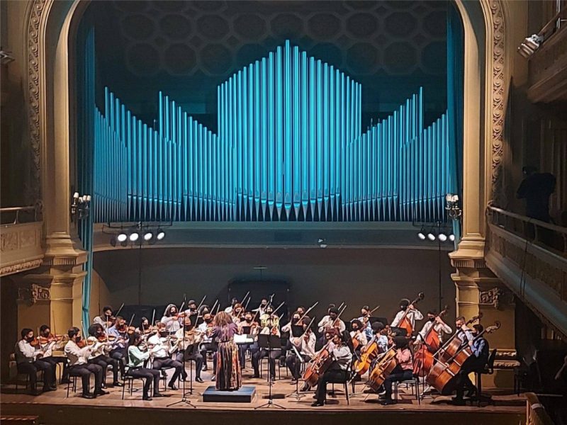 Orquestra de Cordas de Volta Redonda faz concerto no Teatro Gacemss