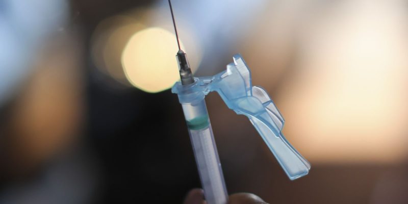 Maiores de 45 anos já podem 4ª dose contra covid-19 em São Paulo