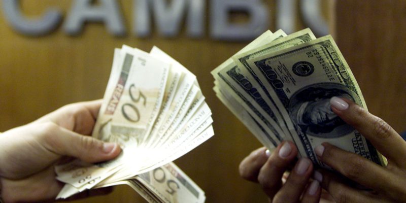 Dólar sobe para R$ 5,42 em dia de nervosismo no mercado financeiro