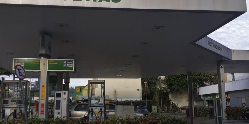 Rio de Janeiro reduz para 18% alíquota do ICMS sobre combustíveis