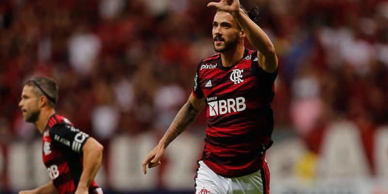 Mesmo poupando titulares, Flamengo vence Coritiba pelo Brasileirão