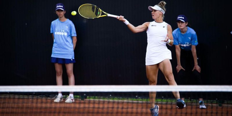 Laura Pigossi vira sobre argentina e vai às quartas do WTA de Varsóvia