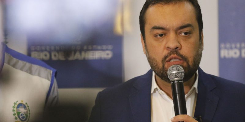 Rio: governador pede para denunciarem postos que não baixarem gasolina