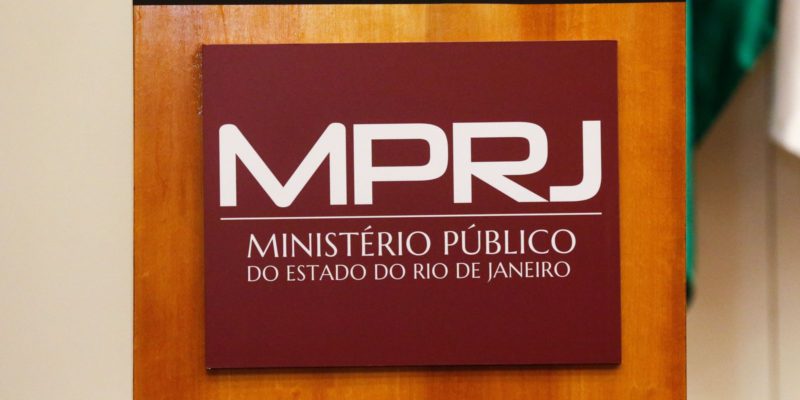 Mulher vítima de estupro por anestesista presta depoimento à polícia