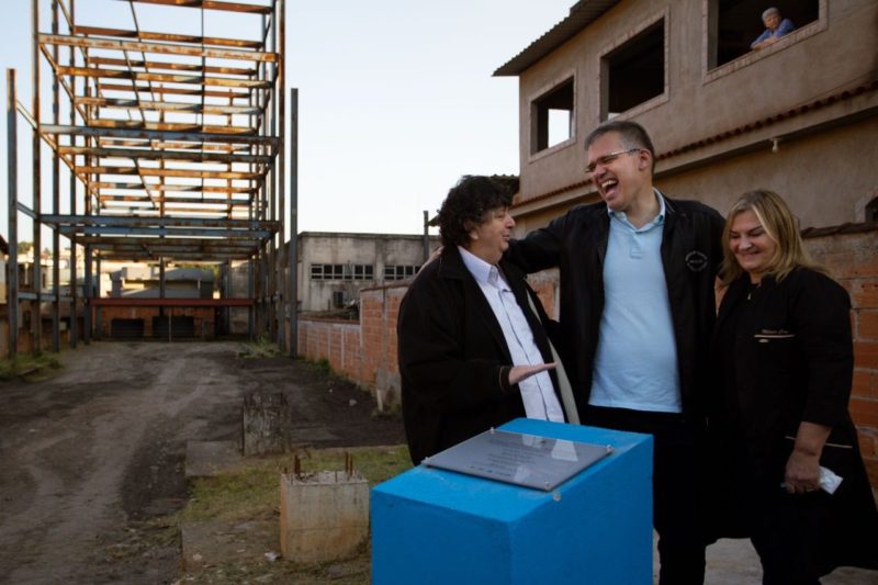 Volta Redonda lança pedra fundamental do Hospital da Criança