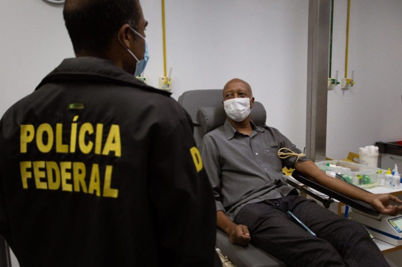 Banco de Sangue de Volta Redonda recebe doação coletiva de policiais federais