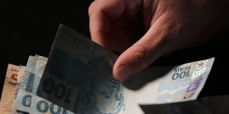 Auxílio Brasil é pago hoje a beneficiários com NIS final 4