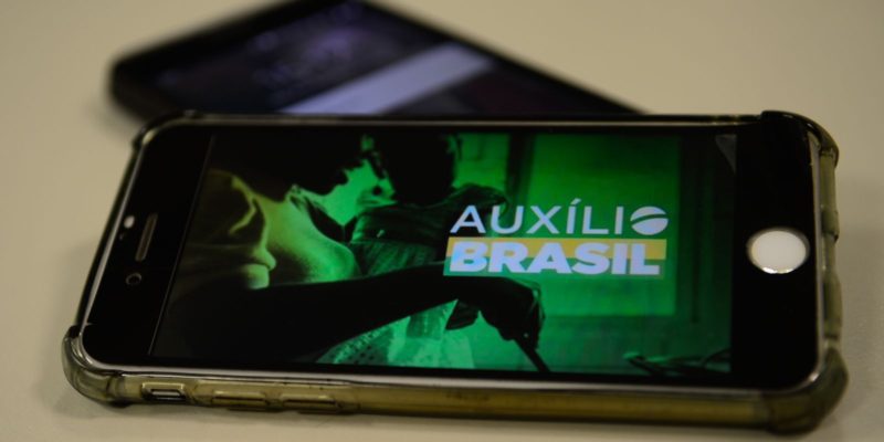 Beneficiários com NIS final 5 recebem hoje Auxílio Brasil