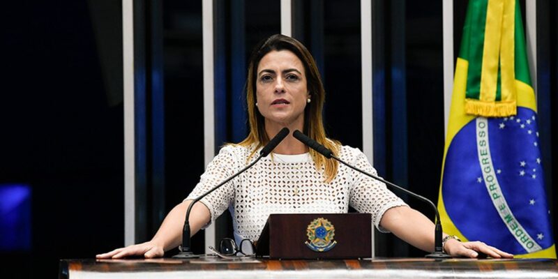 Soraya Thronicke assina compromisso com Presidente Amigo da Criança