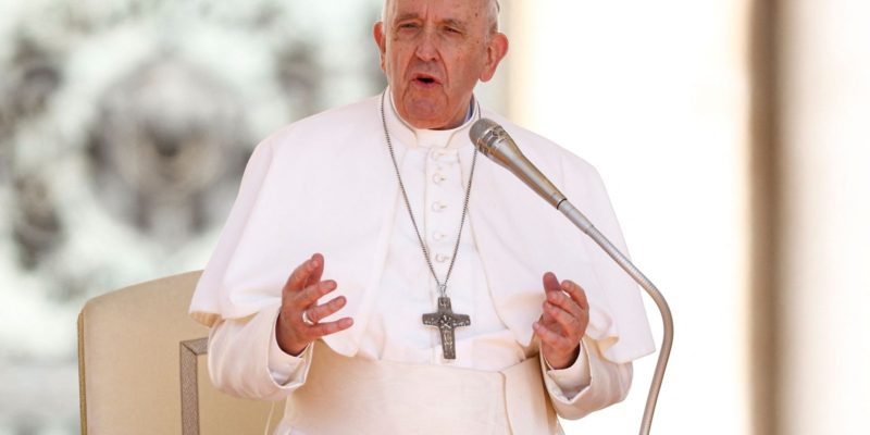 Papa Francisco empossa 20 novos cardeais