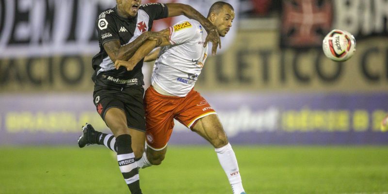 Vasco e Tombense medem forças pela Série B