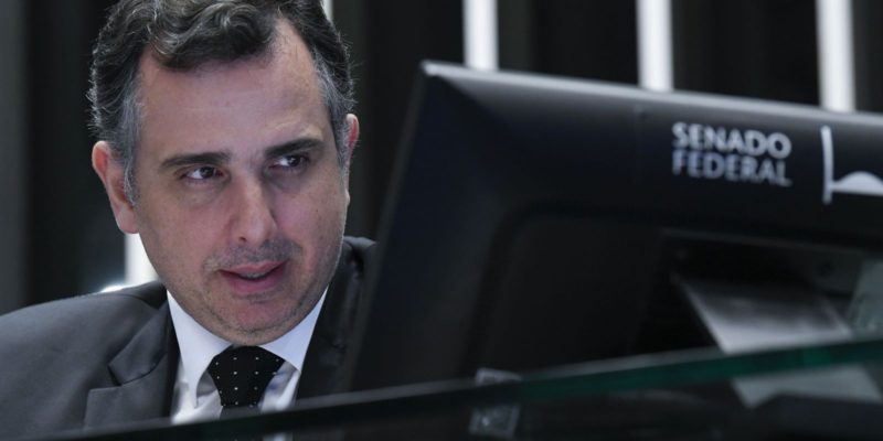 Preseidente do Senado reabre trabalhos defendendo TSE