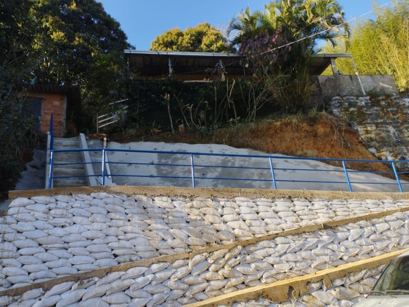 Prefeitura entrega mais duas obras em áreas consideradas de risco em Volta Redonda
