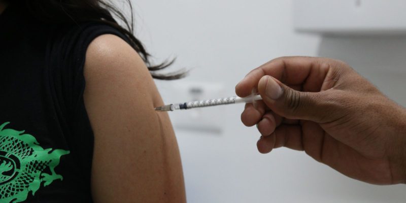 Covid-19: média de mortes diárias está acima de 200 há cinco semanas
