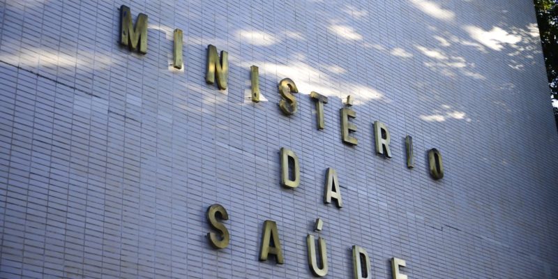 ministro anuncia incorporação de tecnologia contra o AVC