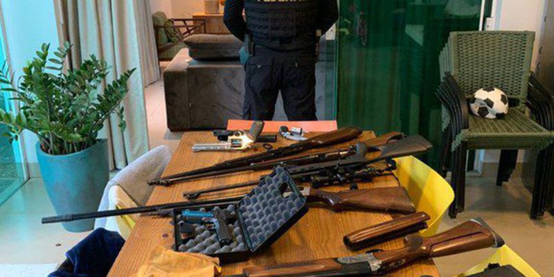 PF investiga crimes de contrabando e tráfico internacional de armas