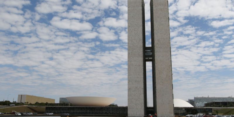 Câmara aprova projeto que extingue saídas temporárias de presos