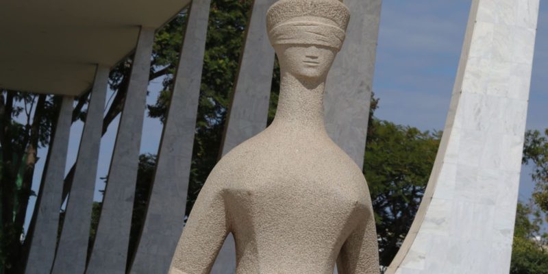 STF adia julgamento sobre ações de improbidade