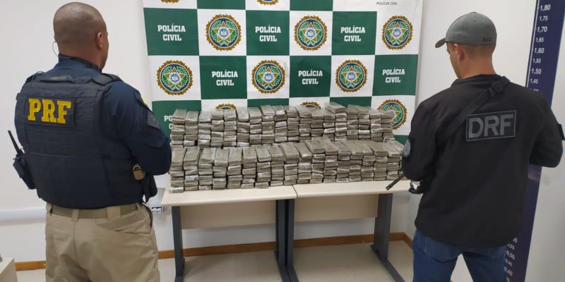 Polícia apreende 250 quilos de maconha em Angra dos Reis