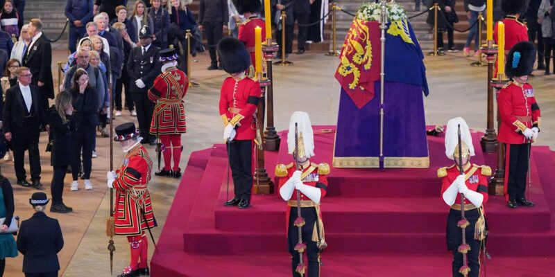 Presidente viaja a Londres para participar do funeral de Elizabeth II