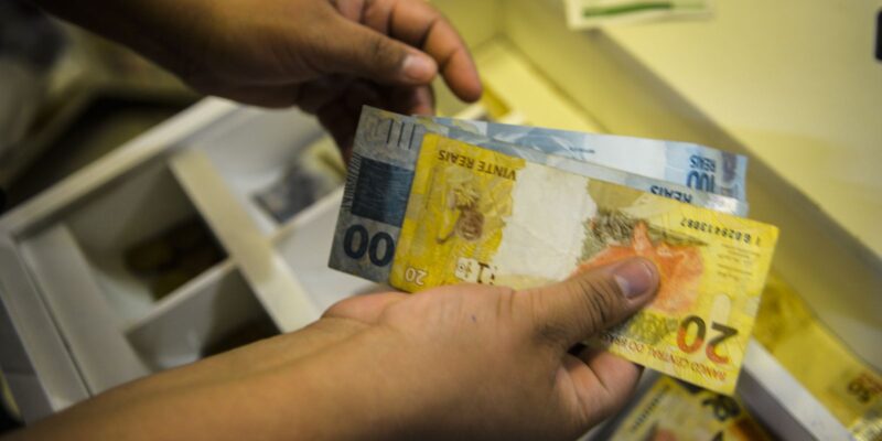 beneficiários com NIS final 5 recebem hoje Auxílio Brasil