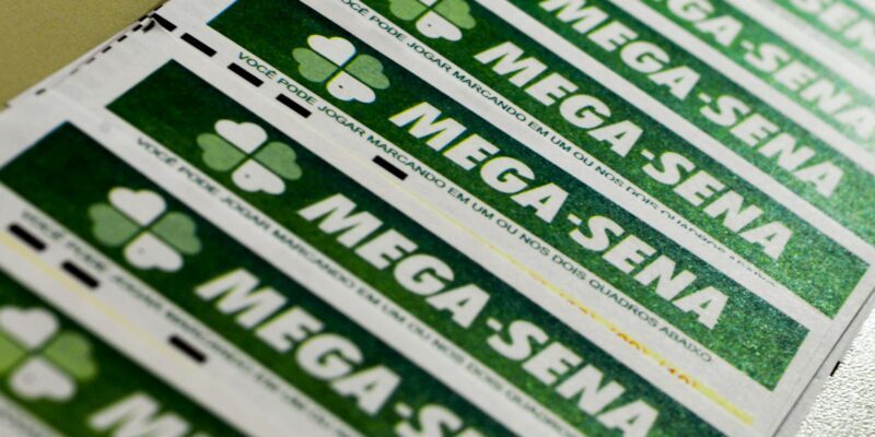 Ninguém acerta as seis dezenas e Mega-Sena acumula em R$ 200 milhões