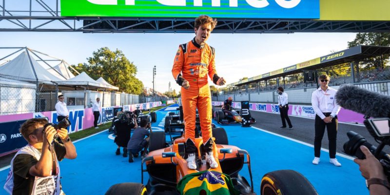 Piloto Felipe Drugovich é campeão mundial de Fórmula 2