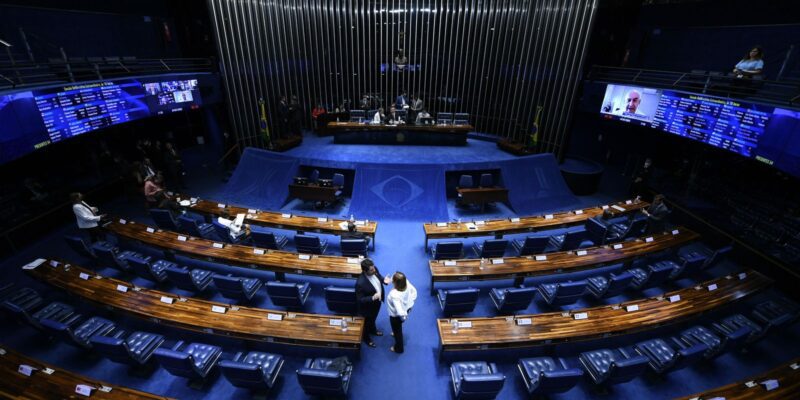 Texto que viabiliza piso da enfermagem pode ser votado semana que vem
