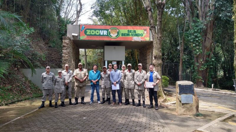 Zoológico de Volta Redonda realiza curso de manejo de animais silvestres para o Corpo de Bombeiros