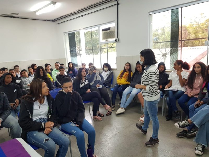 Volta Redonda sedia Roda de Conversa contra o bullying escolar