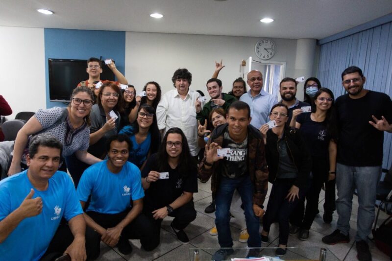 Volta Redonda celebra Dia Nacional dos Surdos com entrega de carteirinhas de identificação