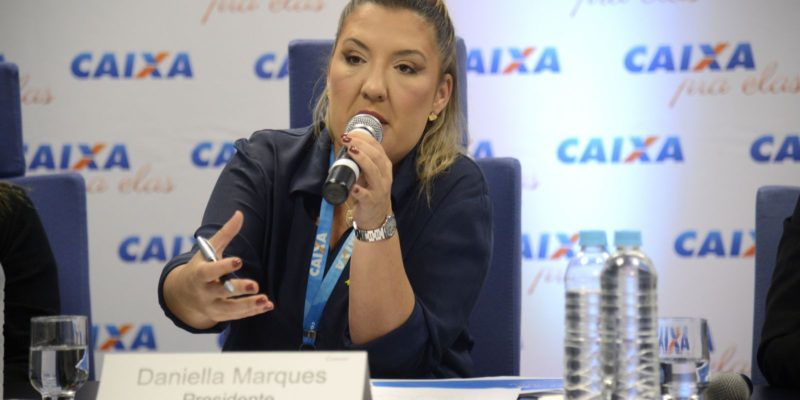 Com Caixa Pra Elas, mulheres contrataram mais produtos financeiros
