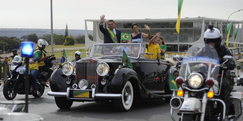 Bolsonaro diz que Brasil ressurge com economia mais pujante