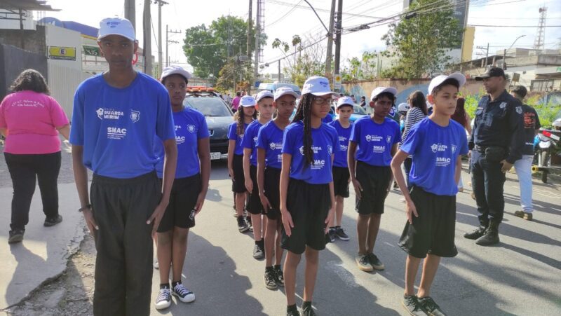 Guarda Mirim de Volta Redonda faz blitz educativa na Vila Santa Cecília