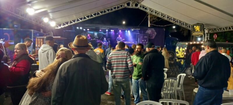 Abertura da Trilha da Meia-Noite reúne participantes na Praça Brasil em Volta Redonda