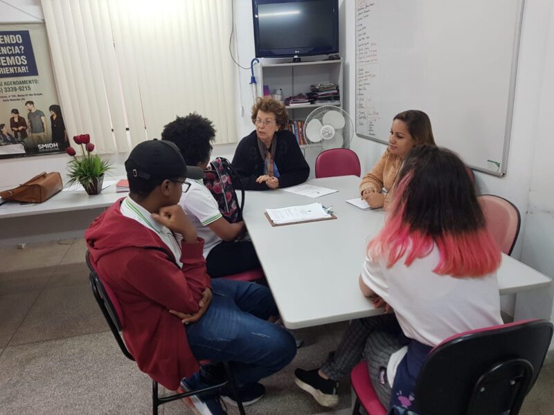 Secretarias da Mulher e Ordem Pública de Volta Redonda recebem alunos do IFRJ para discutir reforço na segurança no entorno da unidade